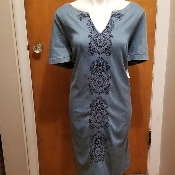 Westport Dresses & Skirts - Westport Embroidered Denim Dress 👗